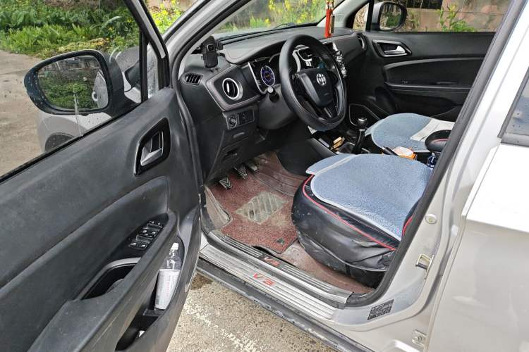 Used Brilliance V3 2016 1.5L Manual Comfort Model Driver Seat