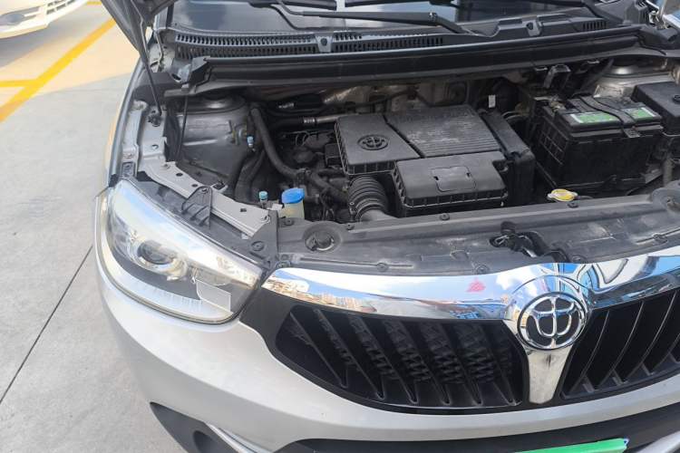 Used Brilliance V3 2016 1.5L Manual Smart Version Engine Bay Right