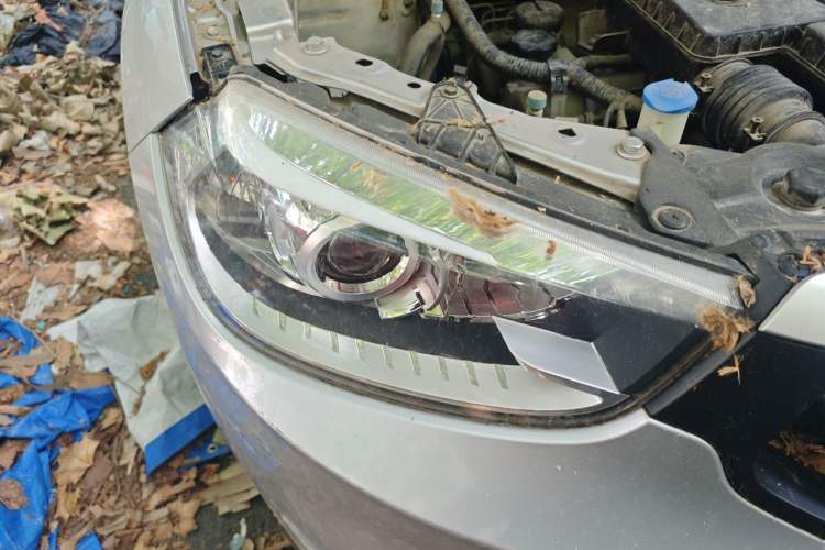 Used Brilliance V3 2016 1.5L Manual Comfort Model Right Front Headlight