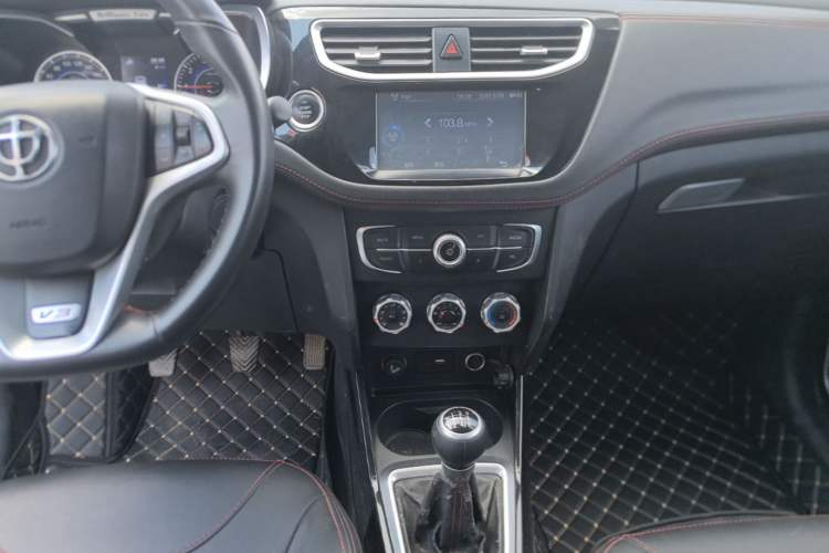Used Brilliance V3 2016 1.5L Manual Smart Version Audio And AC Panel