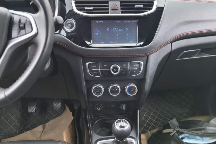 Used Brilliance V3 2016 1.5L Manual Smart Version Audio And AC Panel