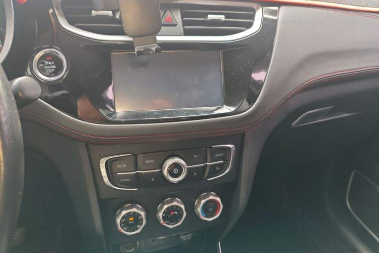 Used Brilliance V3 2016 1.5L Manual Smart Version Audio And AC Panel