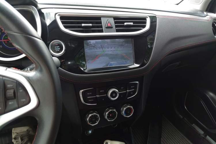 Used Brilliance V3 2016 1.5L Automatic Smart Version Audio And AC Panel