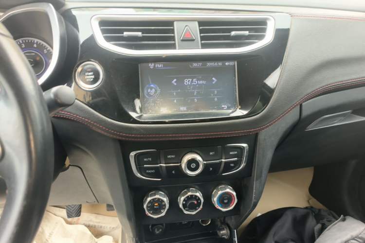 Used Brilliance V3 2016 1.5L Manual Smart Version Audio And AC Panel