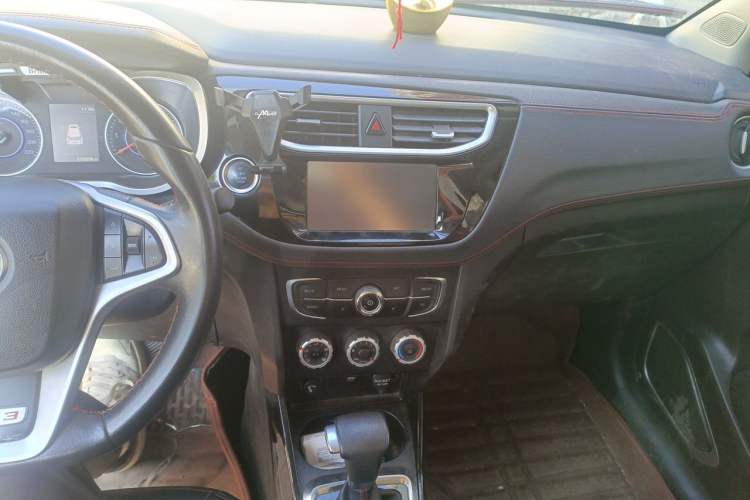 Used Brilliance V3 2016 1.5L Automatic Smart Version Audio And AC Panel