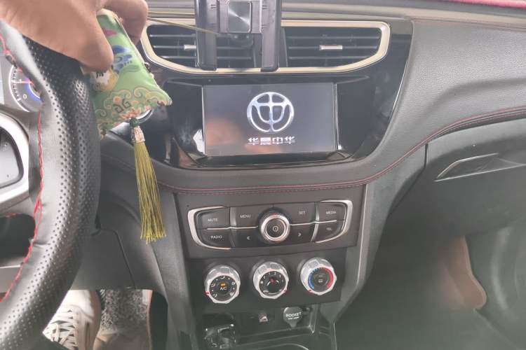 Used Brilliance V3 2016 1.5L Manual Smart Version Audio And AC Panel