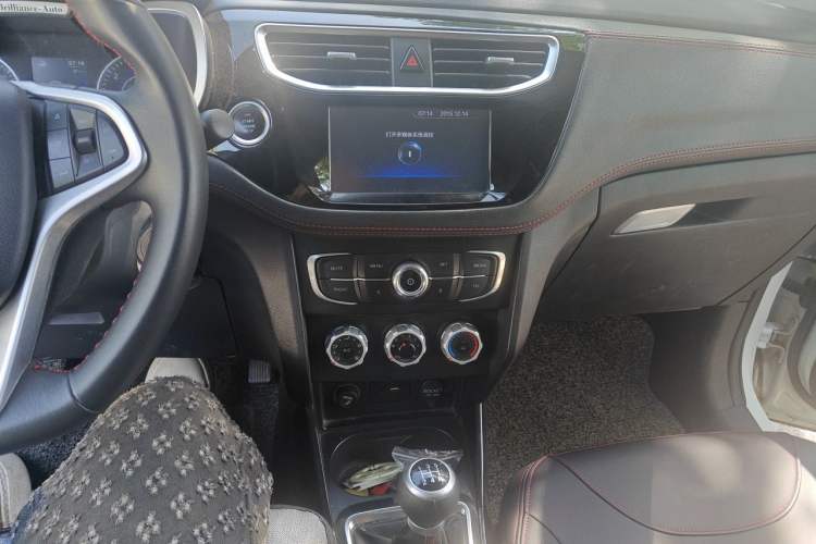Used Brilliance V3 2016 1.5L Manual Smart Version Audio And AC Panel
