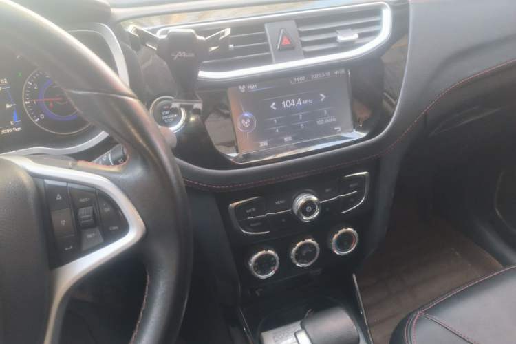 Used Brilliance V3 2016 1.5L Automatic Smart Version Audio And AC Panel