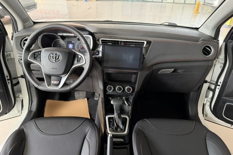 Used Brilliance V3 2016 1.5L Automatic Smart Version Audio And AC Panel