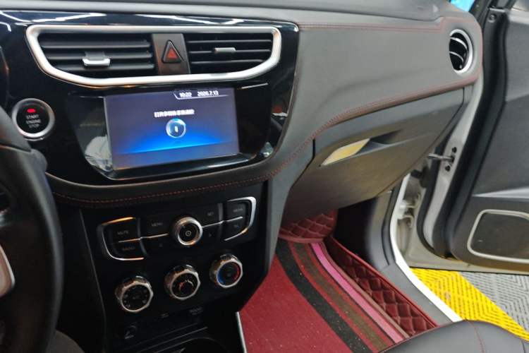 Used Brilliance V3 2016 1.5L Manual Smart Version Audio And AC Panel
