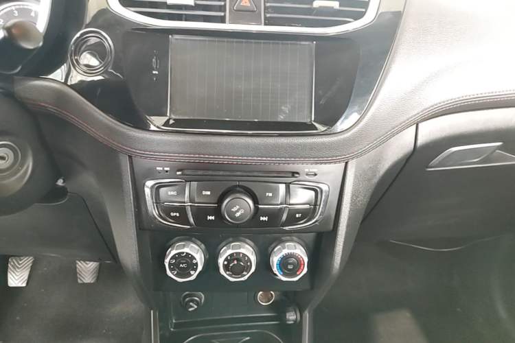 Used Brilliance V3 2016 1.5L Manual Comfort Model Audio And AC Panel