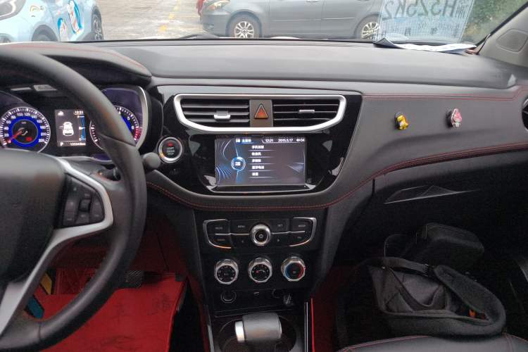 Used Brilliance V3 2016 1.5L Automatic Smart Version Audio And AC Panel
