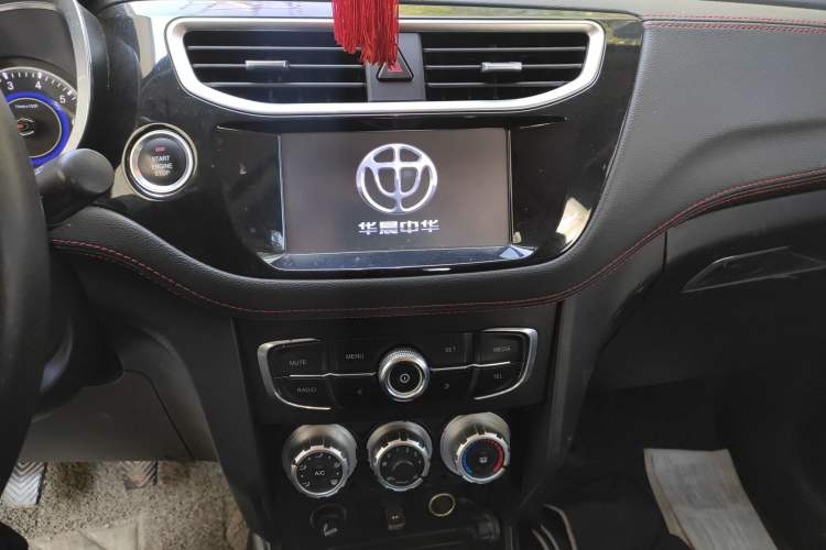 Used Brilliance V3 2016 1.5L Manual Smart Version Audio And AC Panel