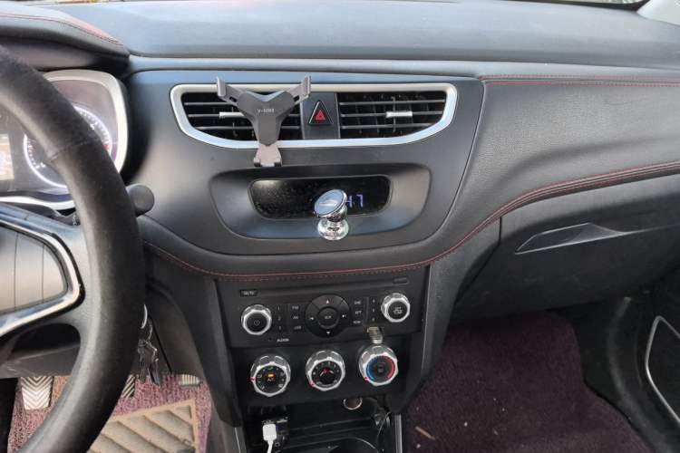 Used Brilliance V3 2016 1.5L Manual Comfort Model Audio And AC Panel
