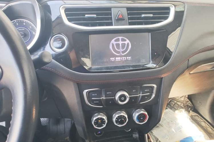 Used Brilliance V3 2016 1.5L Manual Smart Version Audio And AC Panel