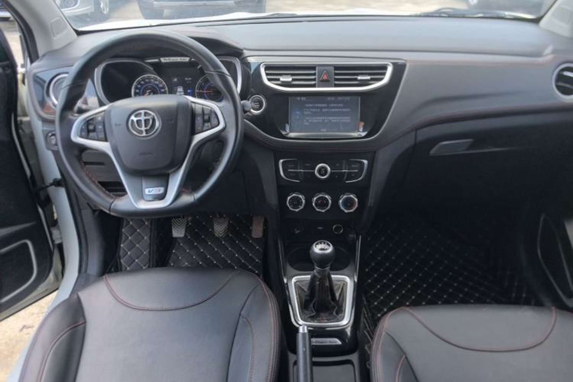 Used Brilliance V3 2016 1.5L Manual Smart Version Center Console
