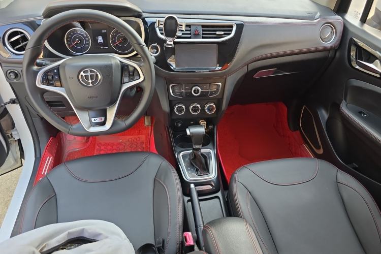Used Brilliance V3 2016 1.5T Automatic Flagship Model Center Console