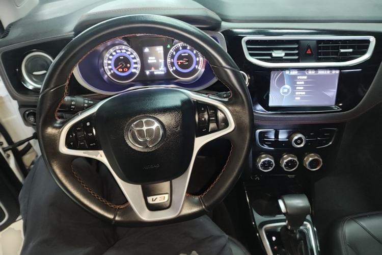 Used Brilliance V3 2016 1.5L Automatic Smart Version Center Console