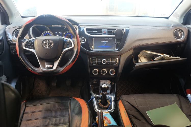 Used Brilliance V3 2016 1.5L Manual Smart Version Center Console