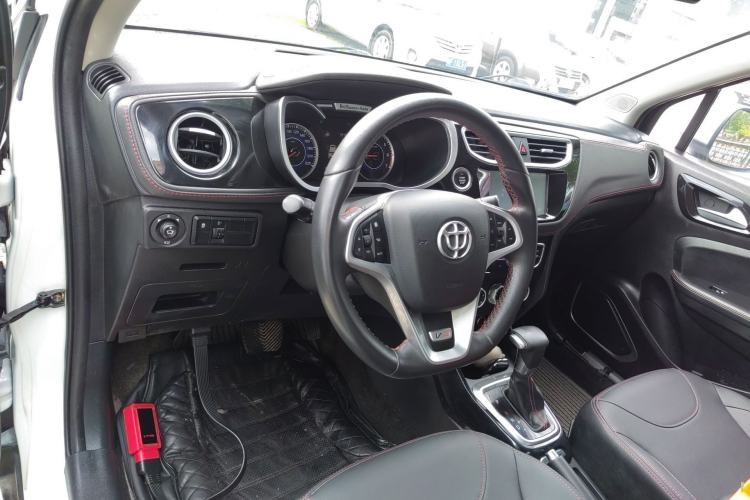 Used Brilliance V3 2016 1.5L Automatic Smart Version Center Console