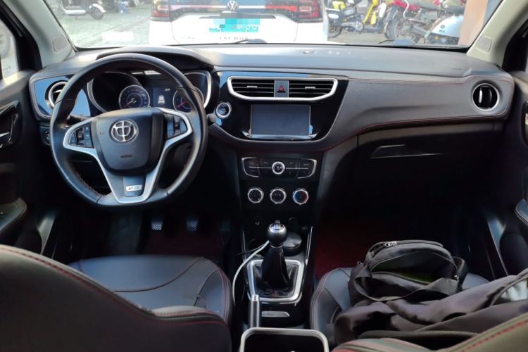 Used Brilliance V3 2016 1.5L Manual Smart Version Center Console