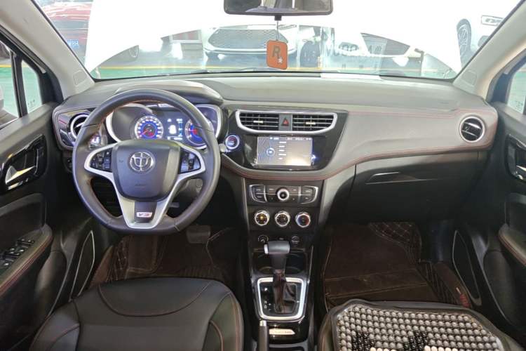 Used Brilliance V3 2016 1.5L Automatic Smart Version Center Console