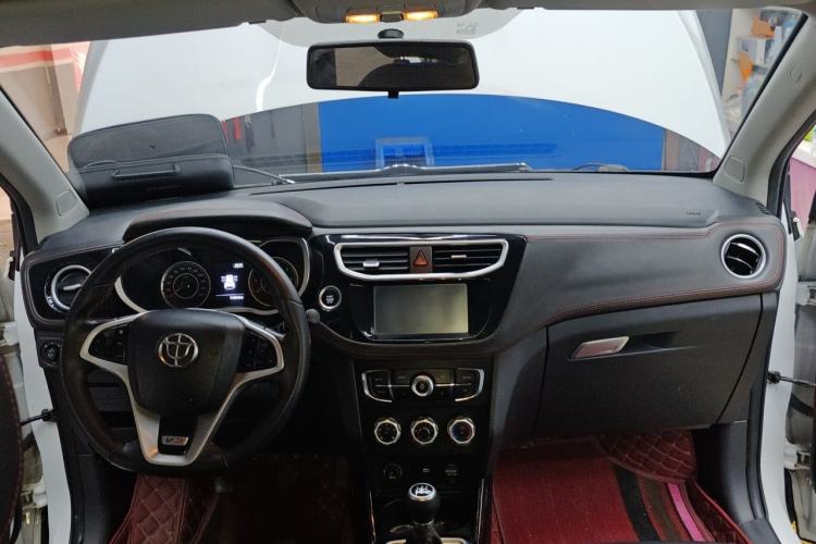 Used Brilliance V3 2016 1.5L Manual Smart Version Center Console
