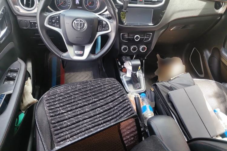 Used Brilliance V3 2016 1.5L Automatic Smart Version Center Console