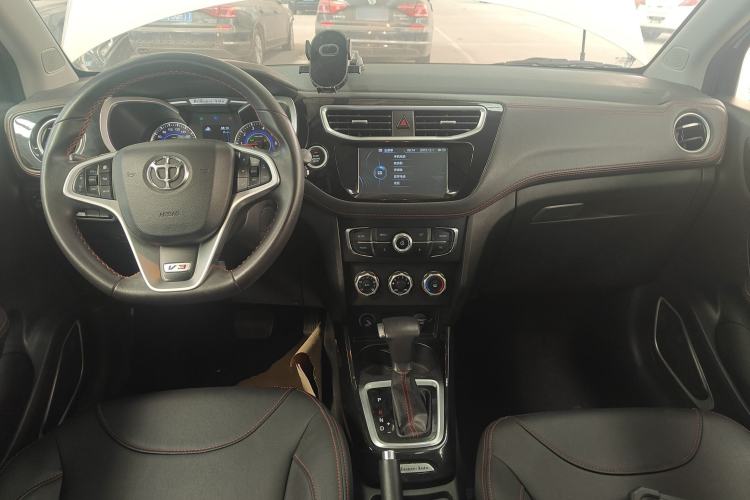 Used Brilliance V3 2016 1.5L Automatic Smart Version Center Console