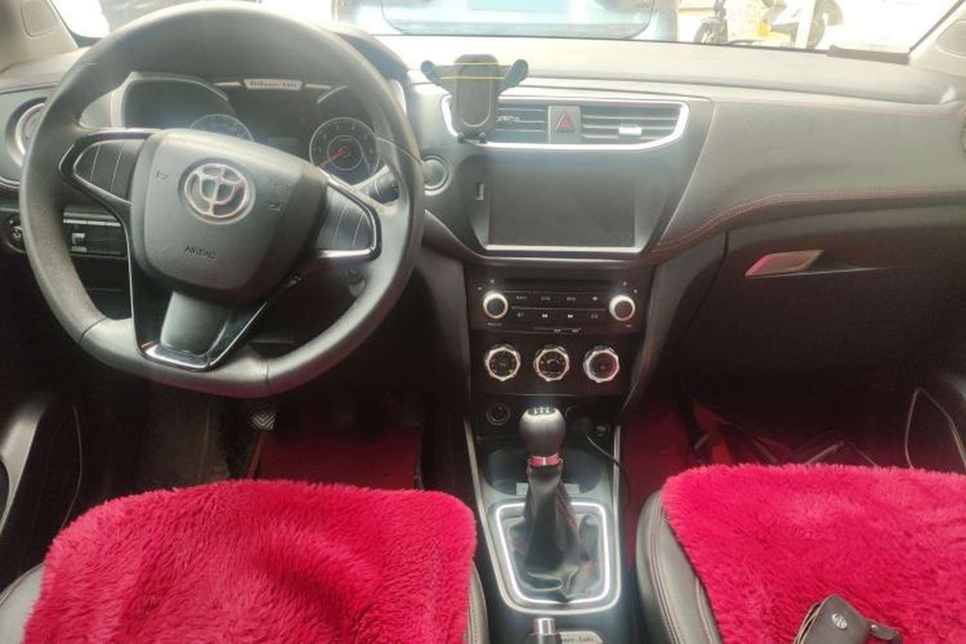 Used Brilliance V3 2016 1.5L Manual Comfort Model Center Console