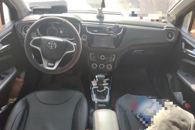 Used Brilliance V3 2016 1.5L Automatic Smart Version Center Console
