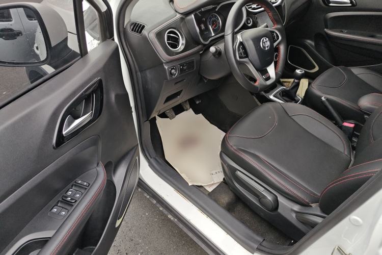 Used Brilliance V3 2016 1.5L Manual Smart Version Driver Seat
