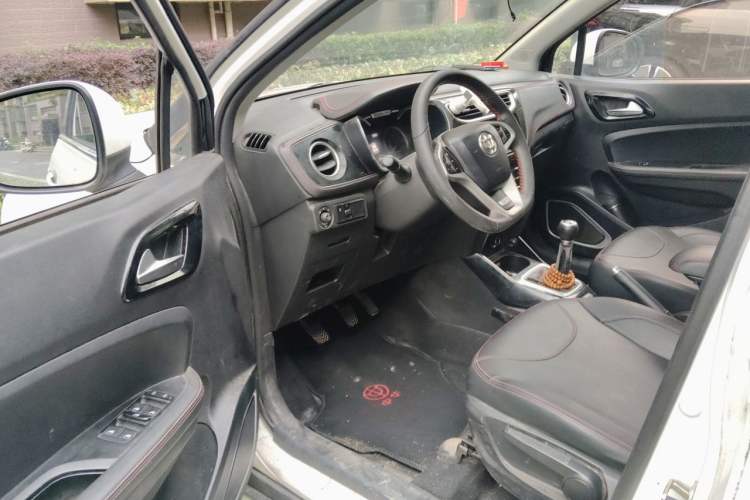 Used Brilliance V3 2016 1.5L Manual Smart Version Driver Seat
