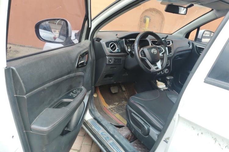 Used Brilliance V3 2016 1.5L Automatic Smart Version Driver Seat