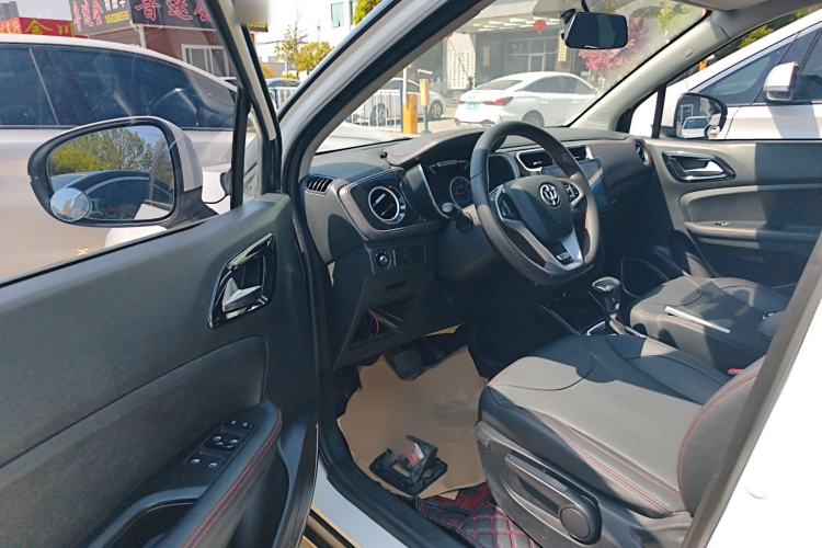 Used Brilliance V3 2016 1.5L Automatic Elite Model Driver Seat