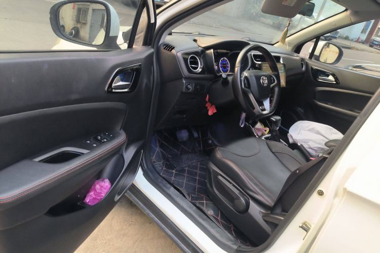 Used Brilliance V3 2016 1.5L Automatic Elite Model Driver Seat