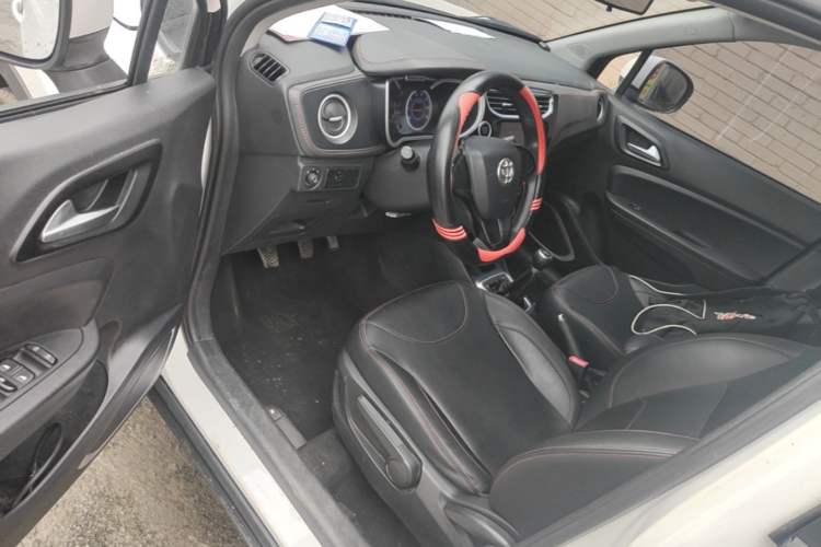 Used Brilliance V3 2016 1.5L Manual Smart Version Driver Seat