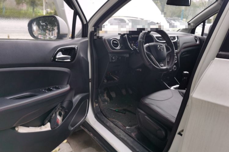 Used Brilliance V3 2016 1.5L Manual Smart Version Driver Seat