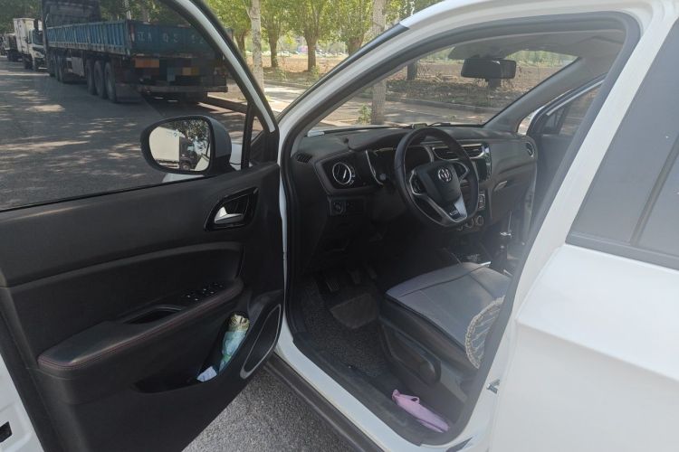 Used Brilliance V3 2016 1.5L Manual Smart Version Driver Seat