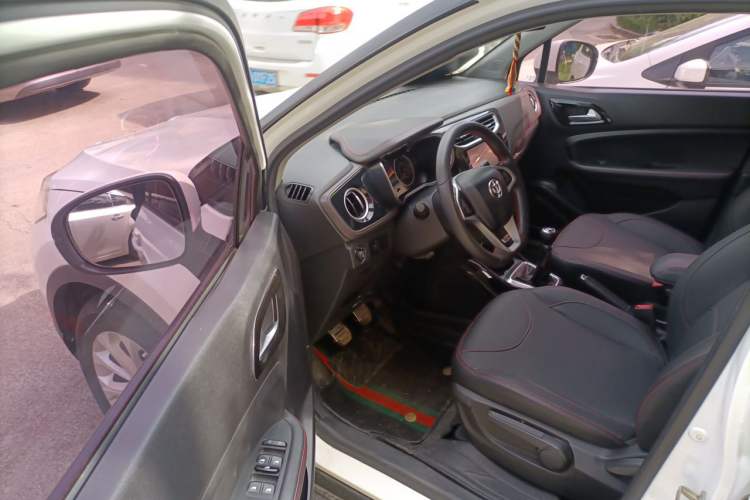 Used Brilliance V3 2016 1.5L Manual Elite Version Driver Seat