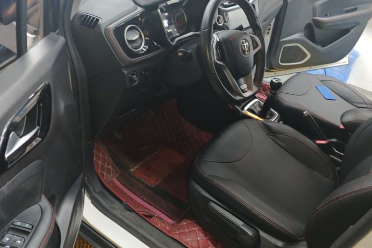 Used Brilliance V3 2016 1.5L Manual Smart Version Driver Seat