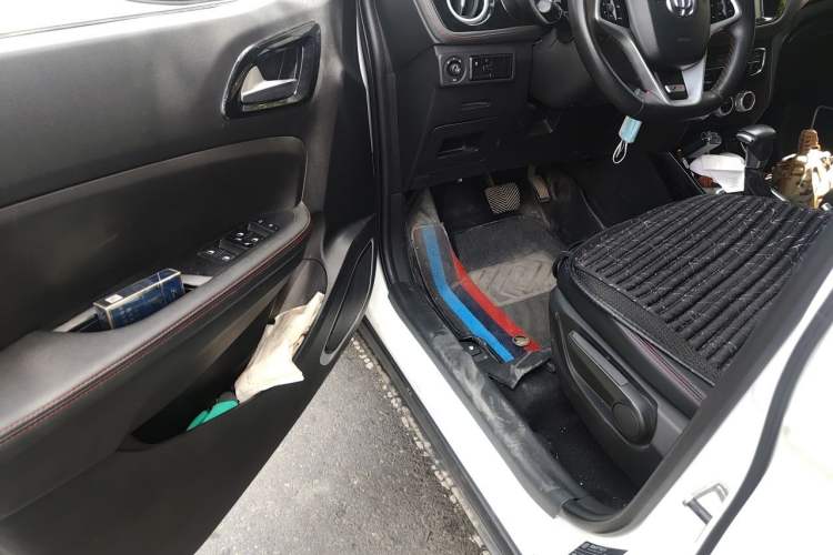 Used Brilliance V3 2016 1.5L Automatic Smart Version Driver Seat