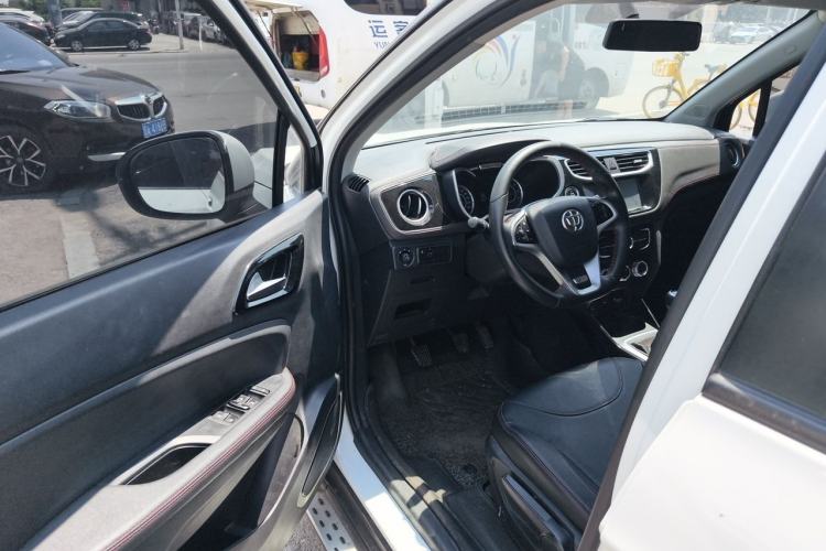 Used Brilliance V3 2016 1.5L Manual Smart Version Driver Seat