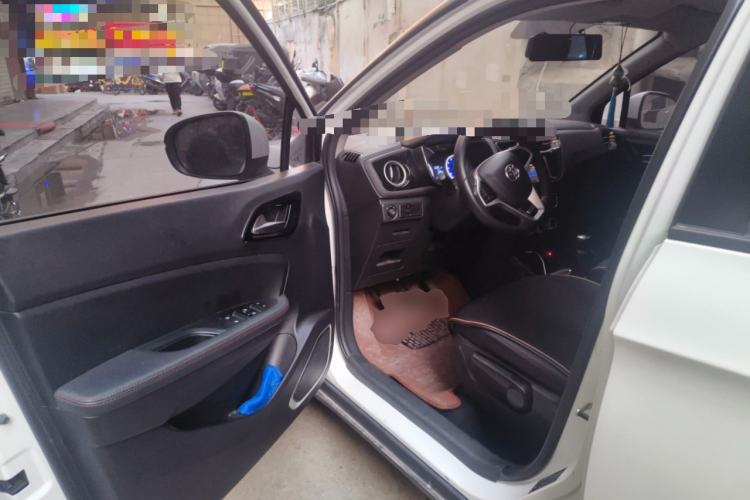 Used Brilliance V3 2016 1.5L Manual Elite Version Driver Seat