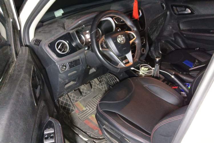 Used Brilliance V3 2016 1.5L Manual Smart Version Driver Seat