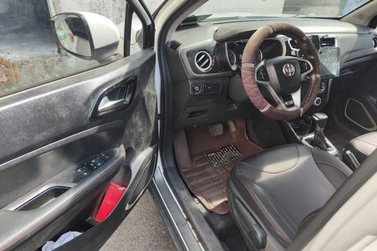 Used Brilliance V3 2016 1.5L Automatic Smart Version Driver Seat