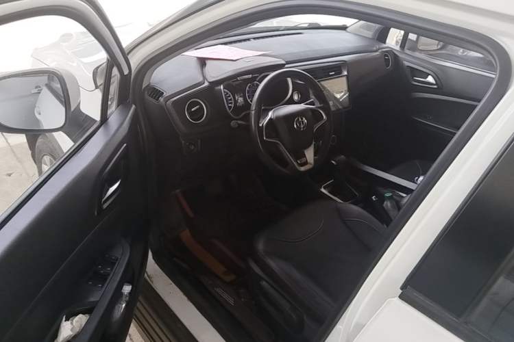 Used Brilliance V3 2016 1.5L Automatic Comfort Model Driver Seat