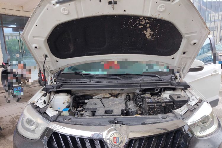 Used Brilliance V3 2016 1.5L Manual Elite Version Engine Bay
