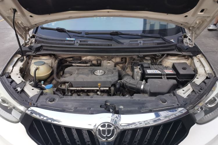 Used Brilliance V3 2016 1.5T Automatic Flagship Model Engine Bay