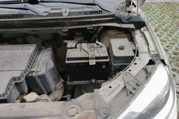 Used Brilliance V3 2016 1.5L Manual Smart Version Engine Bay Left